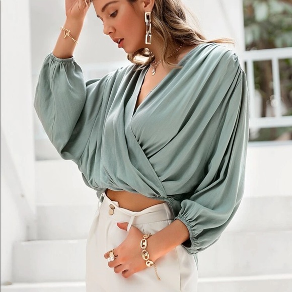 Floral print lantern long sleeve surplice crop top - Picture 4 of 9